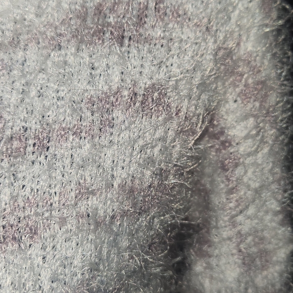 Blue Blush Soft‎ White Fuzzy Sweater - Picture 3 of 5